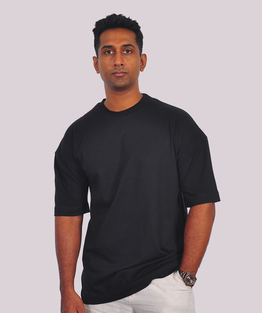 minin-relaxed-fit-black-tshirt-1-838x1000